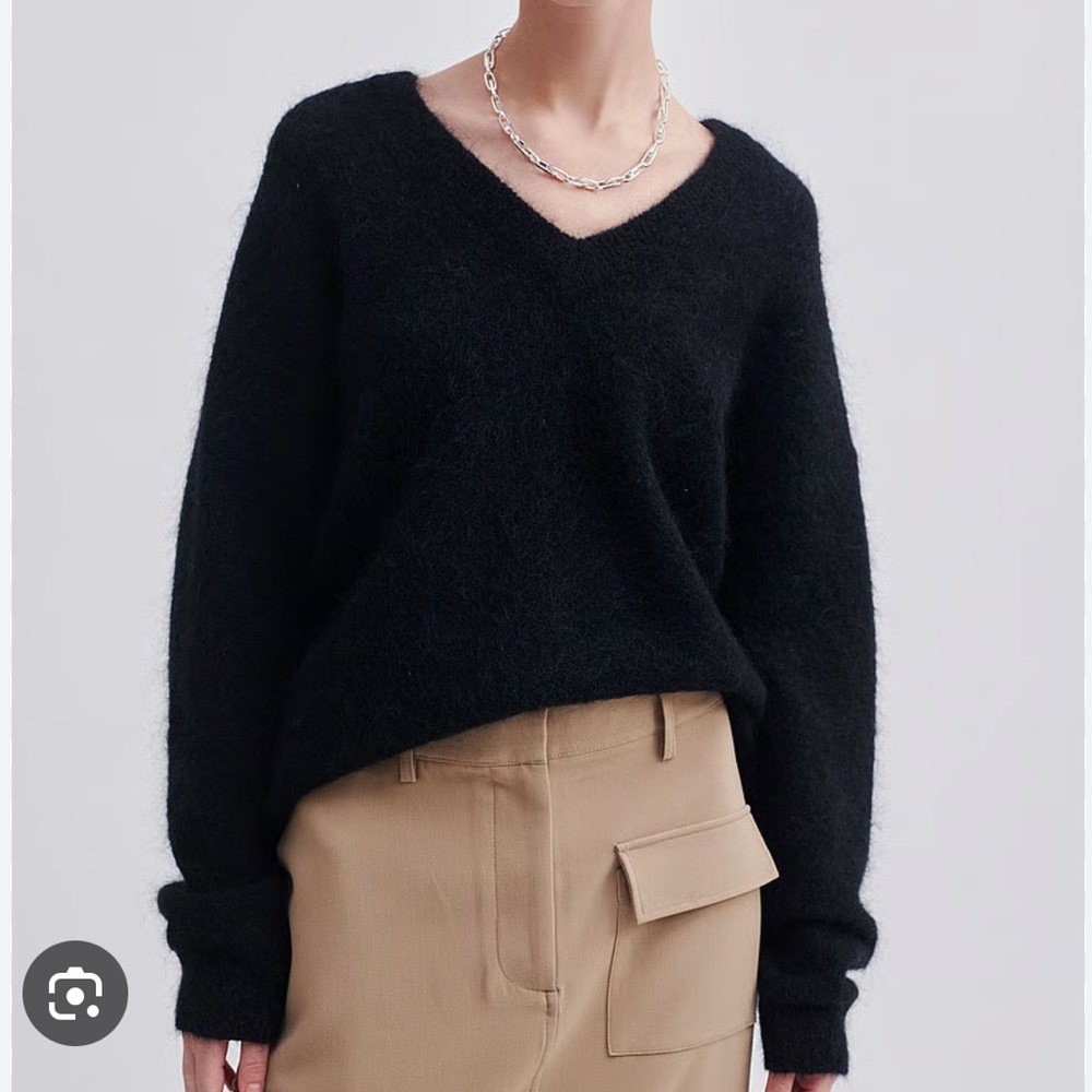 *in brown* Scandinavian brand Second Female kid mohair V-Neck Sweater XS